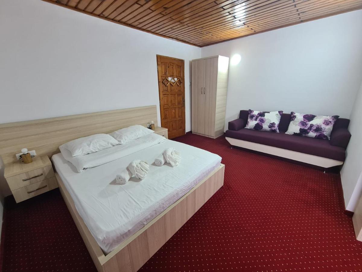 Vila Vitalis Hotel Predeal Bagian luar foto