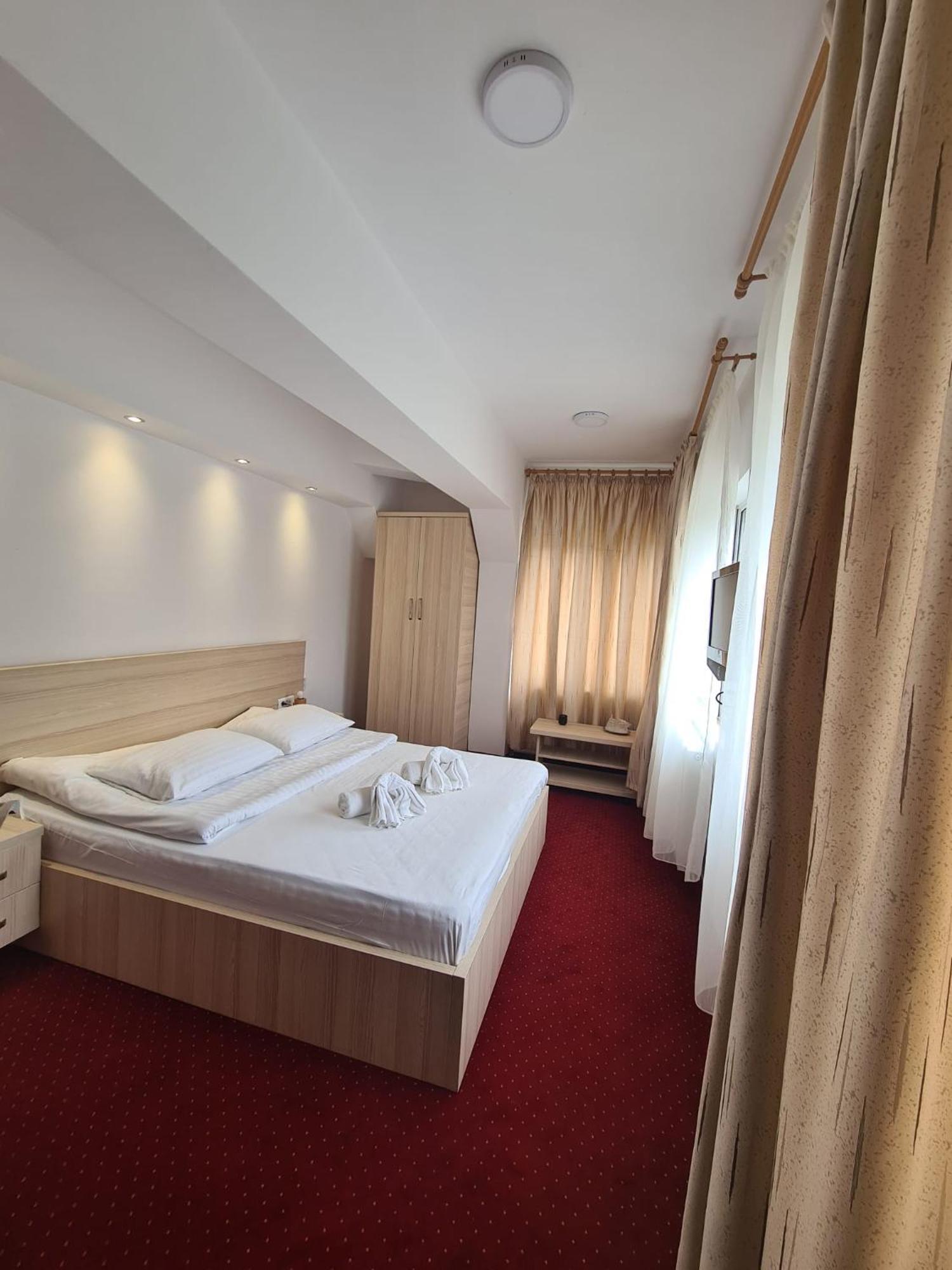 Vila Vitalis Hotel Predeal Bagian luar foto